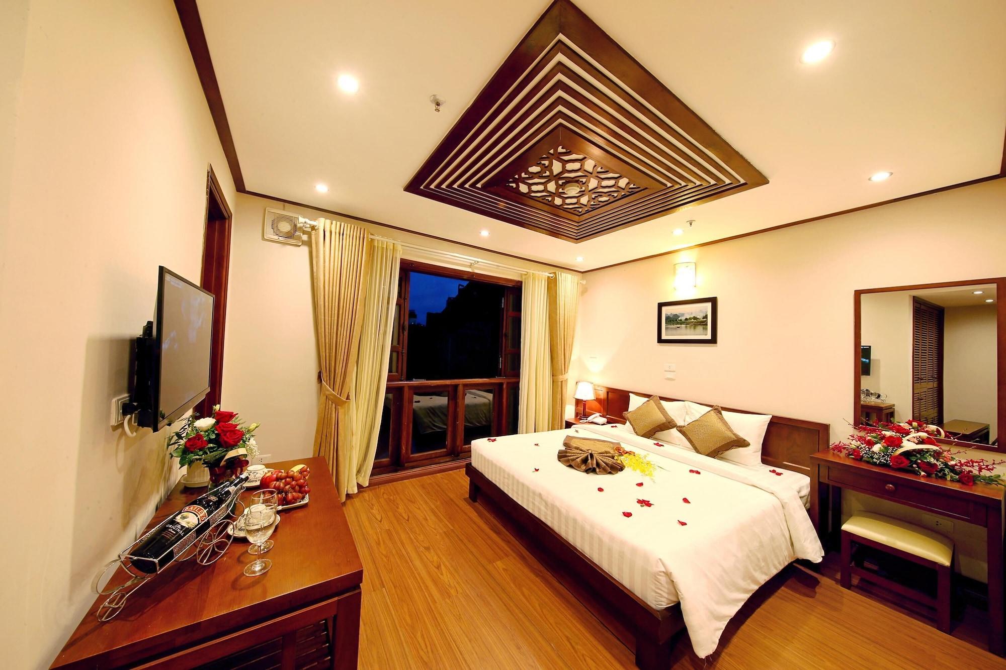 Hanoi Nostalgia Hotel & Spa Exterior photo