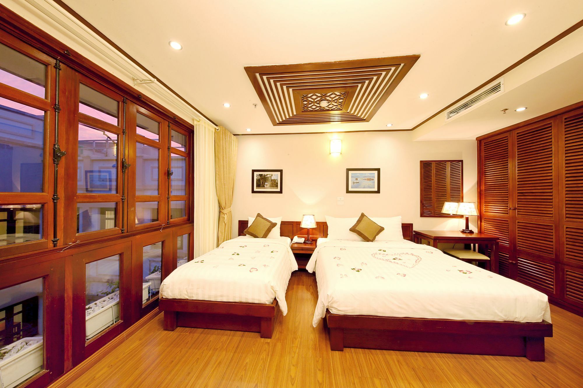 Hanoi Nostalgia Hotel & Spa Exterior photo